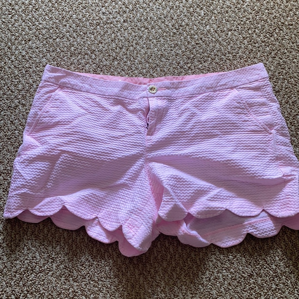 Lilly Pulitzer pink scalloped shorts